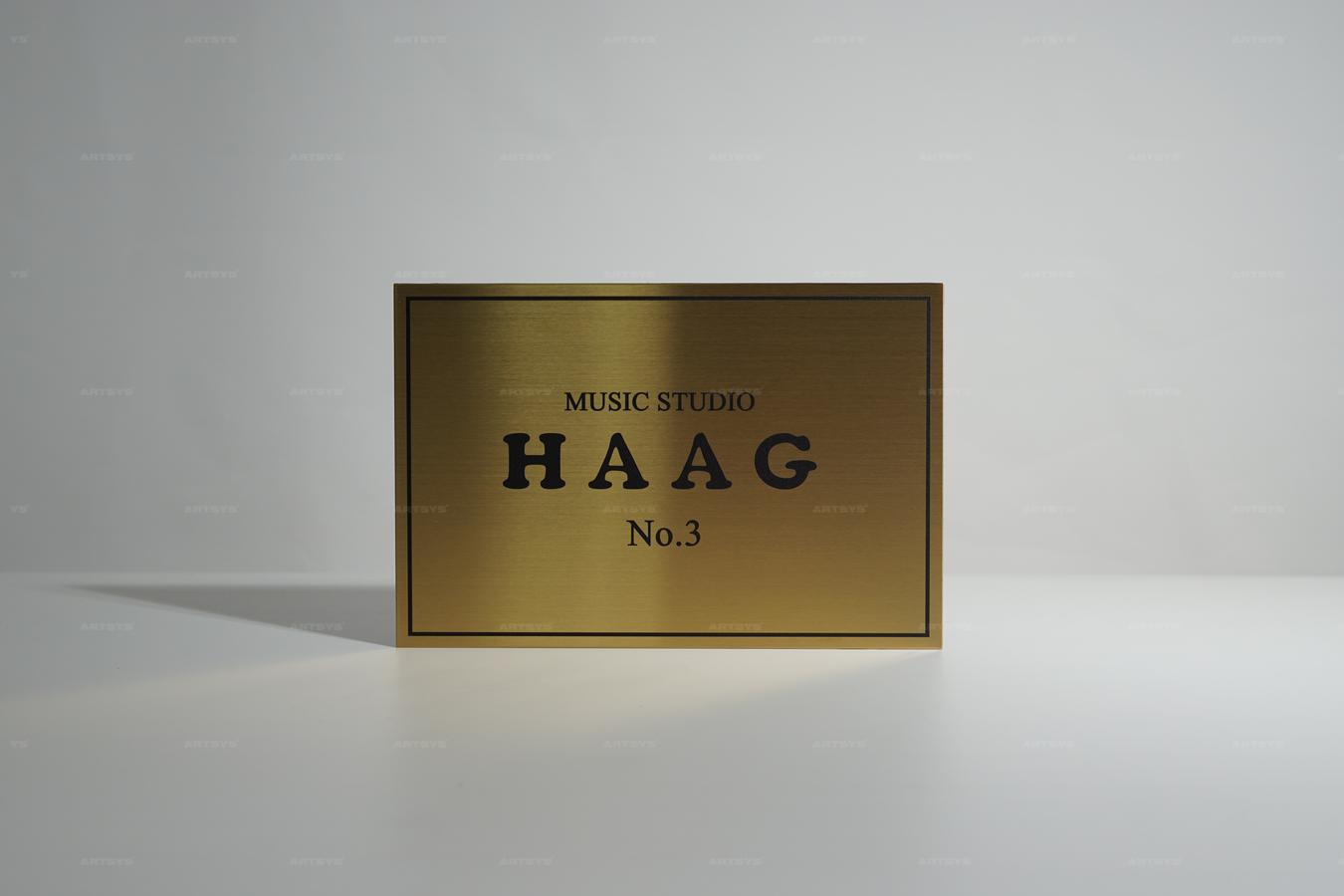 아트시스의 금색 아크릴 뮤직 스튜디오 표지판 HAAG No.3